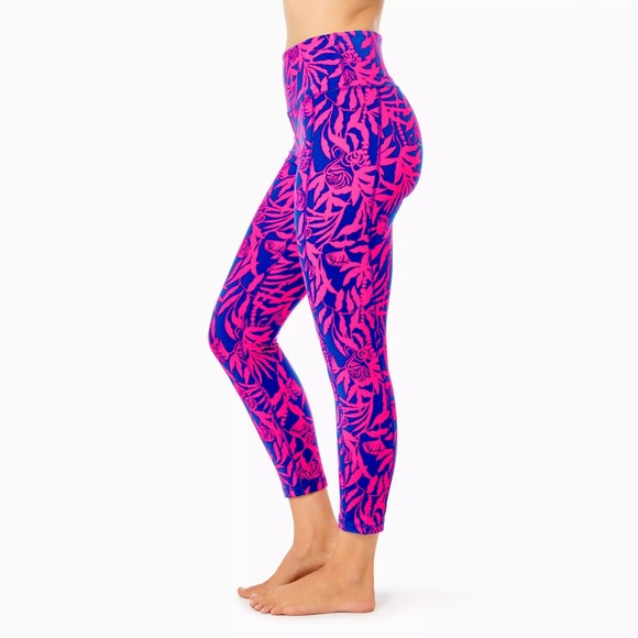 Lilly Pulitzer UPF 50+ High-Rise Leggings & pull over - Flat Elastic leggings - Picture 4 of 6